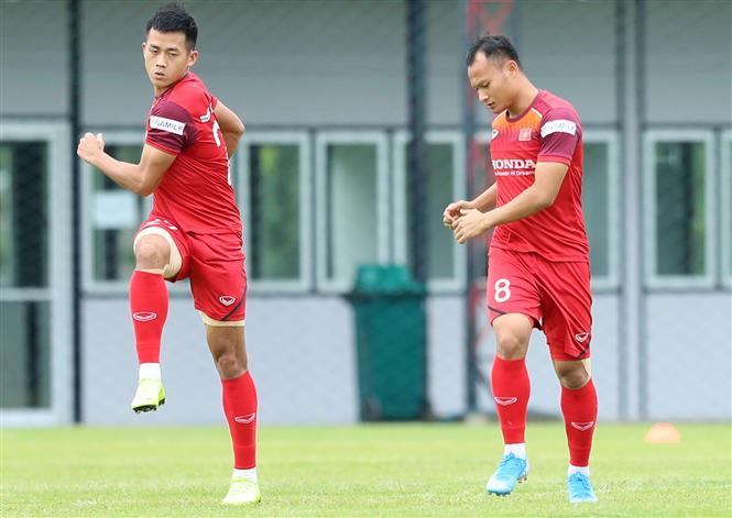 Striker Minh Tuan and fullback Trong Hoang (Photo: VNA)