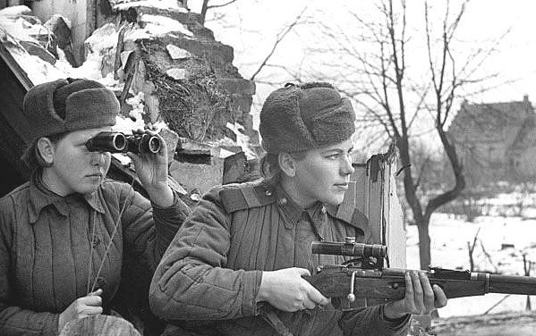 Nữ xạ thủ bắn tỉa huyền thoại Liên Xô