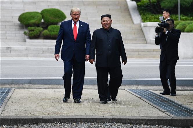 Ý nghĩa đặc biệt của cuộc gặp ngẫu hứng Trump-Kim