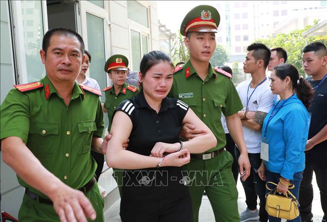 Nghe VietNamNet: Hoãn phiên xét xử đường dây tổ chức mang thai hộ xuyên quốc gia