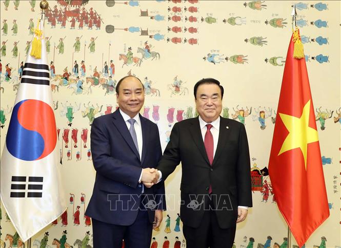 Nghe VietNamNet: Thủ tướng Nguyễn Xuân Phúc hội kiến Chủ tịch Quốc hội Hàn Quốc
