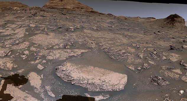 NASA công bố ảnh toàn cảnh góc rộng đánh dấu 9 năm robot Curiosity lên Hỏa tinh