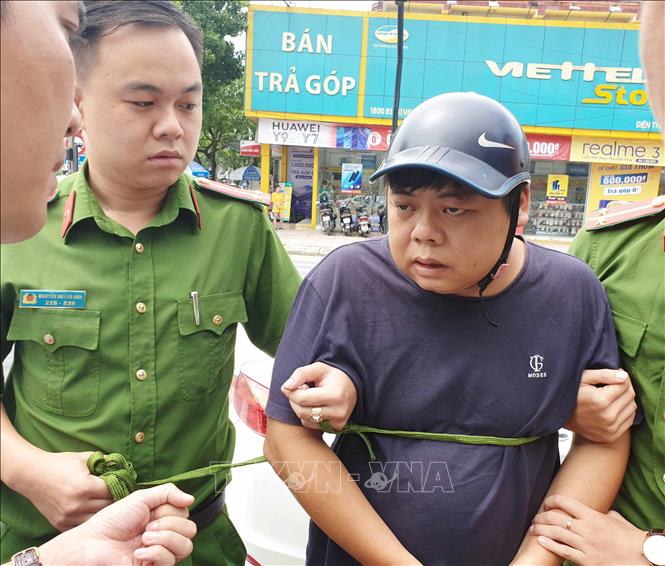 Nghe VietNamNet: Mật phục, bắt giữ nhóm người Trung Quốc làm giả thẻ ATM chiếm đoạt tài sản