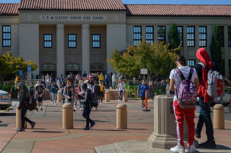 California lùi thời điểm bắt đầu giờ học để đảm bảo sức khỏe cho học sinh