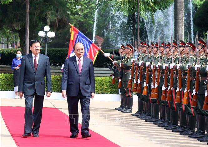 Lễ đón chính thức Chủ tịch nước Nguyễn Xuân Phúc và Phu nhân thăm hữu nghị chính thức Lào
