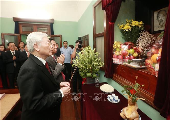 'Học Bác không phải thuộc lòng mà phải ngấm vào tim'