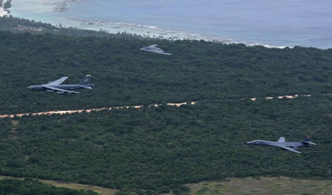 Nước cờ của Mỹ khi rút hết máy bay ném bom khỏi Guam