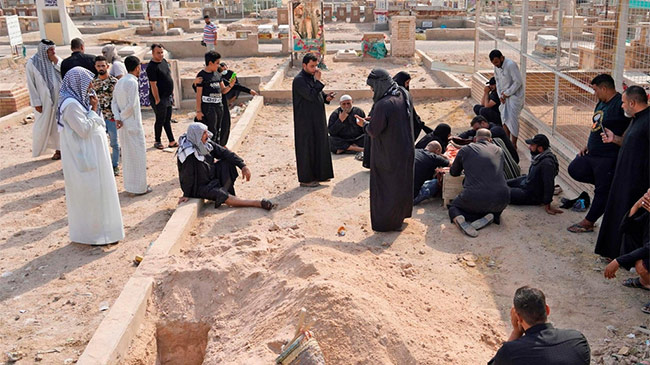 Mỹ tiếp tục phá kỷ lục Covid-19, vắc-xin mới đem đến hy vọng