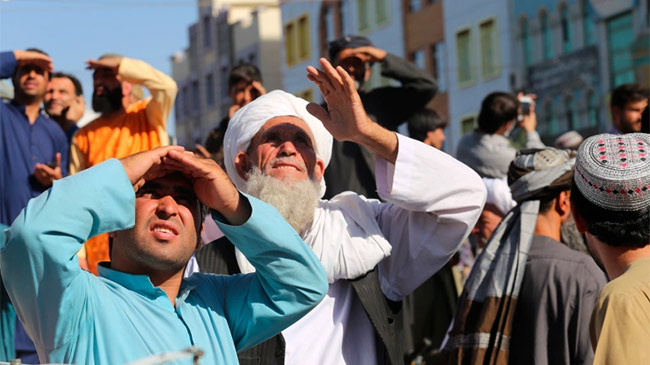 Taliban treo thi thể nghi phạm bắt cóc ngay giữa thành phố để răn đe