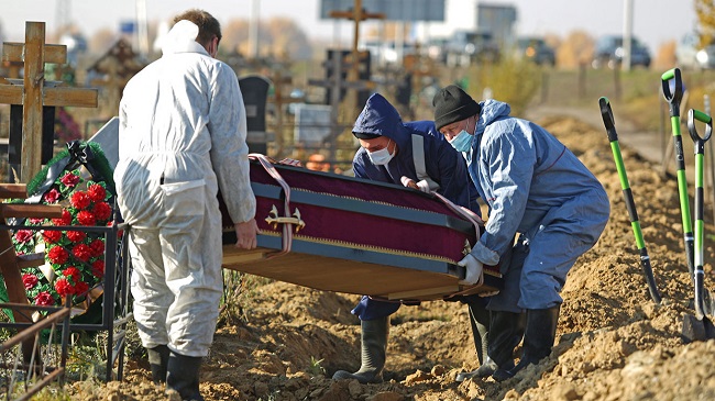 Ca Covid-19 liên tục chạm đỉnh, Nga dừng làm việc, Singapore quá tải y tế