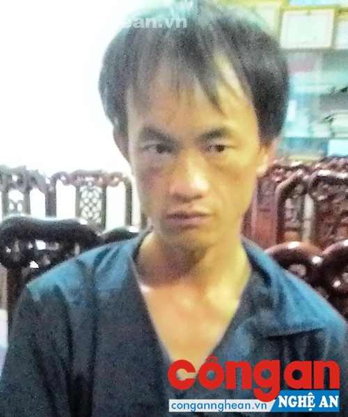 Vây bắt kẻ buôn ma túy mang súng AK để chống trả công an - ảnh 2