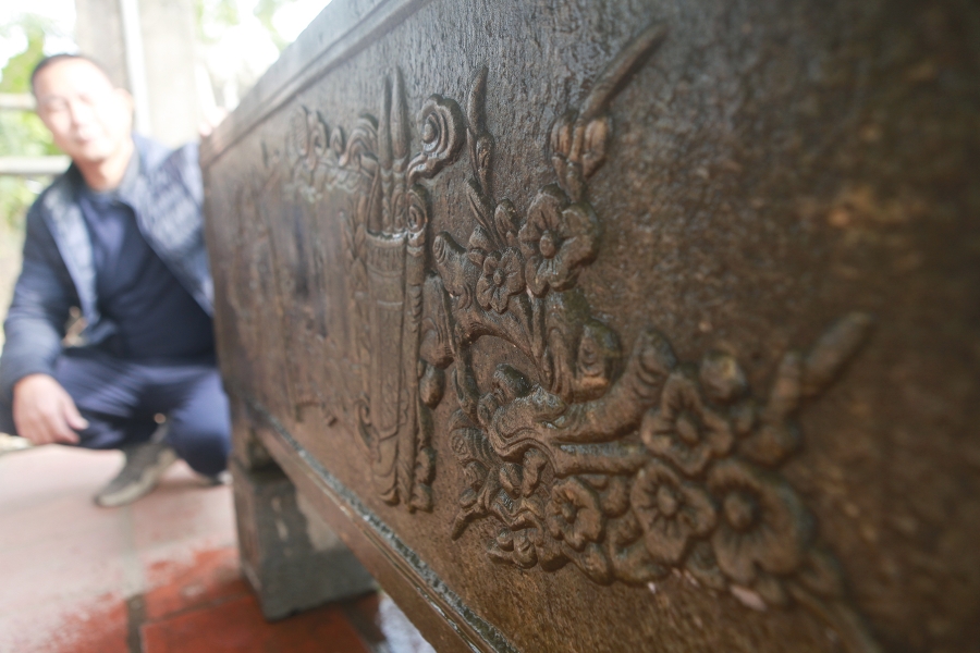 Bể đá cổ 'triệu đô' chỉ để  thả nước, trồng sen ngắm chơi