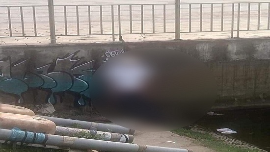 Nghe VietNamNet: Người đàn ông Hàn Quốc tử vong trong tư thế treo cổ