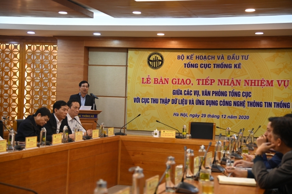 Lễ bàn giao tiếp nhận nhiệm vụ giữa các vụ, văn phòng Tổng cục thống kê với Cục Thu thập dữ liệu và Ứng dụng công nghệ thông tin Thống kê 1