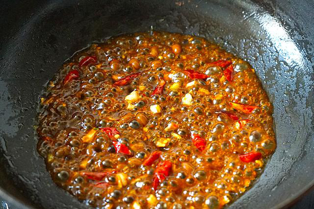 Xào súp lơ muốn nhanh chín, giòn ngọt nên ghi nhớ mẹo này - Ảnh 4.