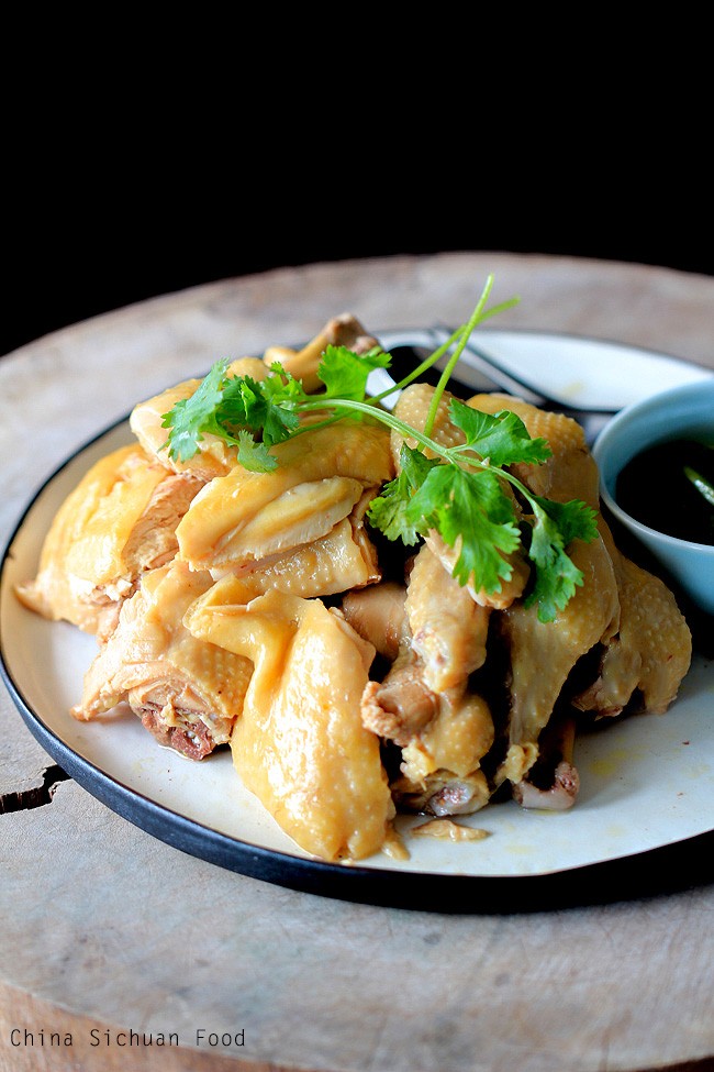 Luộc gà nhất định phải cho 4 gia vị này, đảm bảo ngon