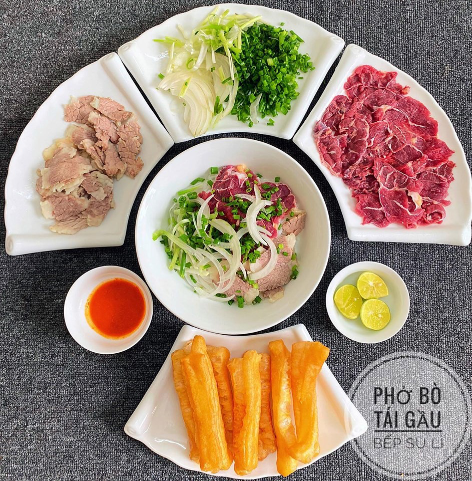 Nấu Phở bò gầu tái đổi vị cho cả nhà - Ảnh 1.