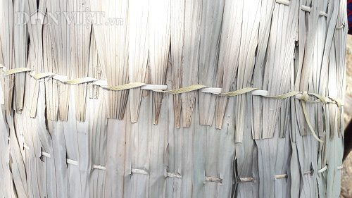 Vật dụng giúp nông dân chống lại nắng nóng gay gắt khi ra đồng - Ảnh 4.