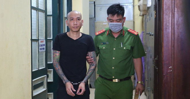 Vụ Phú Lê bị bắt: 'Giang hồ mạng' đối mặt cùng lúc 2 tội danh