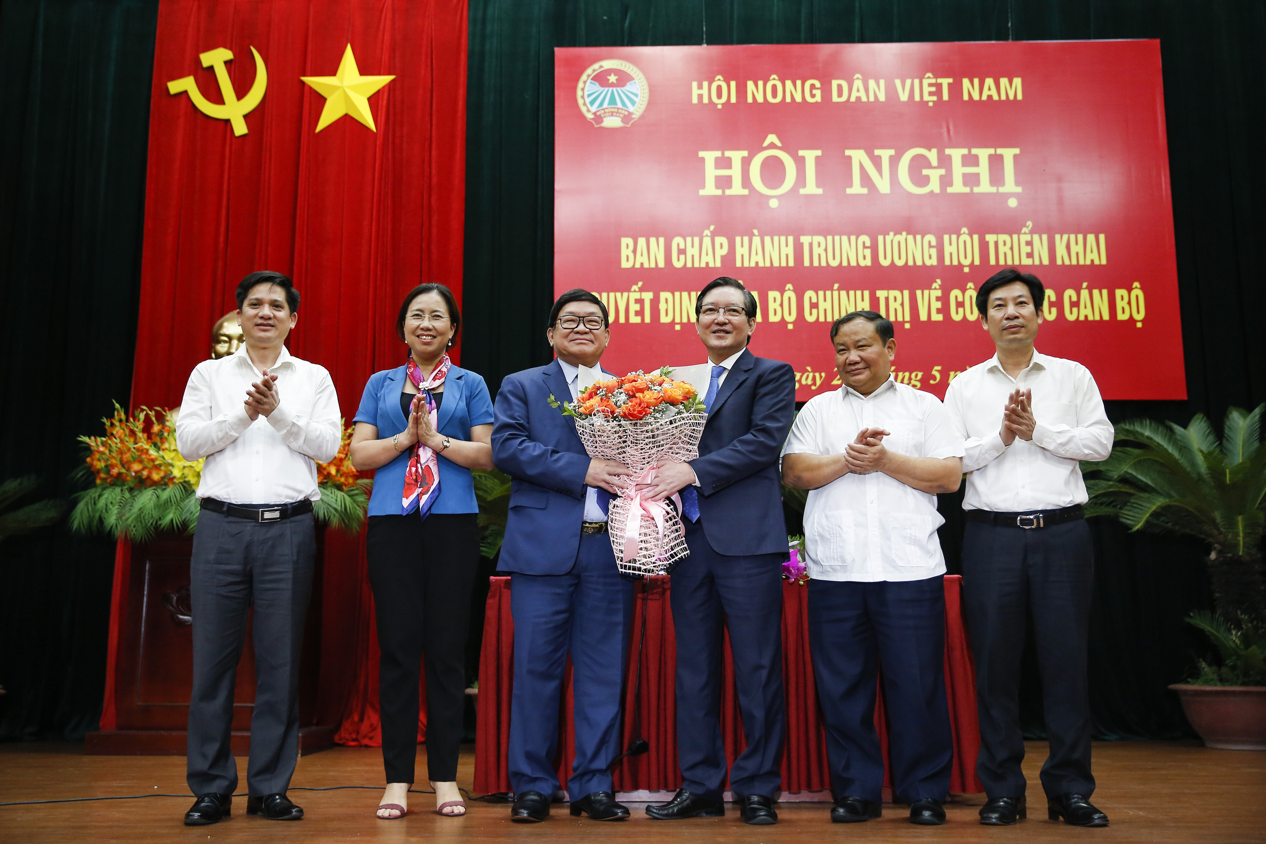 Ông Lương Quốc Đoàn được bầu giữ chức Chủ tịch Hội Nông dân Việt Nam - Ảnh 5.