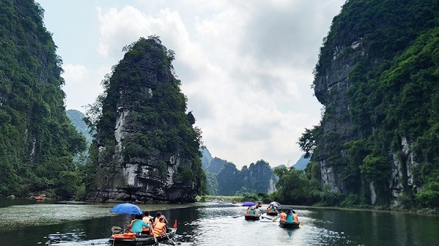 The serenity of Trang An scenic landscape complex