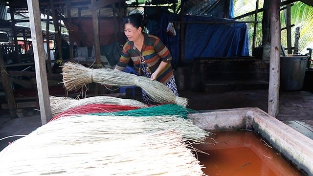 Coming to Tan Chau to buy uzu mats