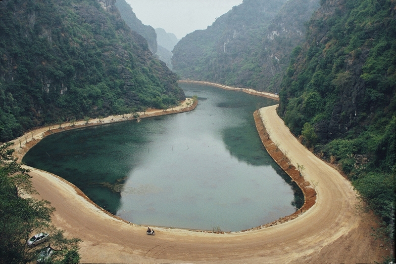 Discovering Am Tien Cave in Ninh Binh