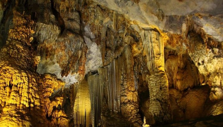 Impressive beauty of five Ban On Caves