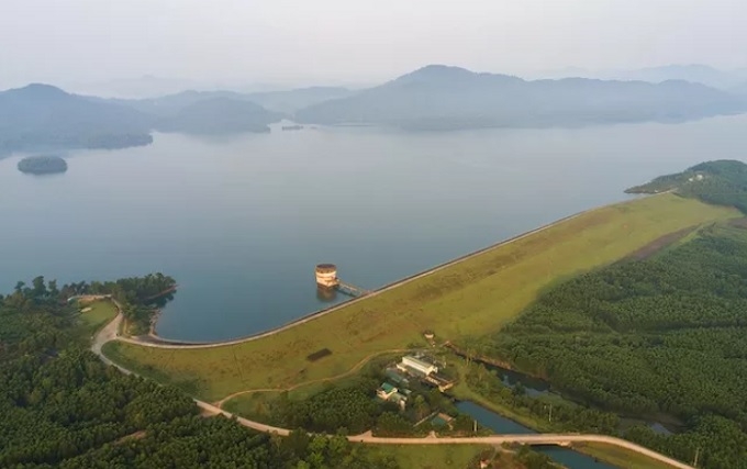 Ke Go Lake, a charming green oasis in the land of Ha Tinh