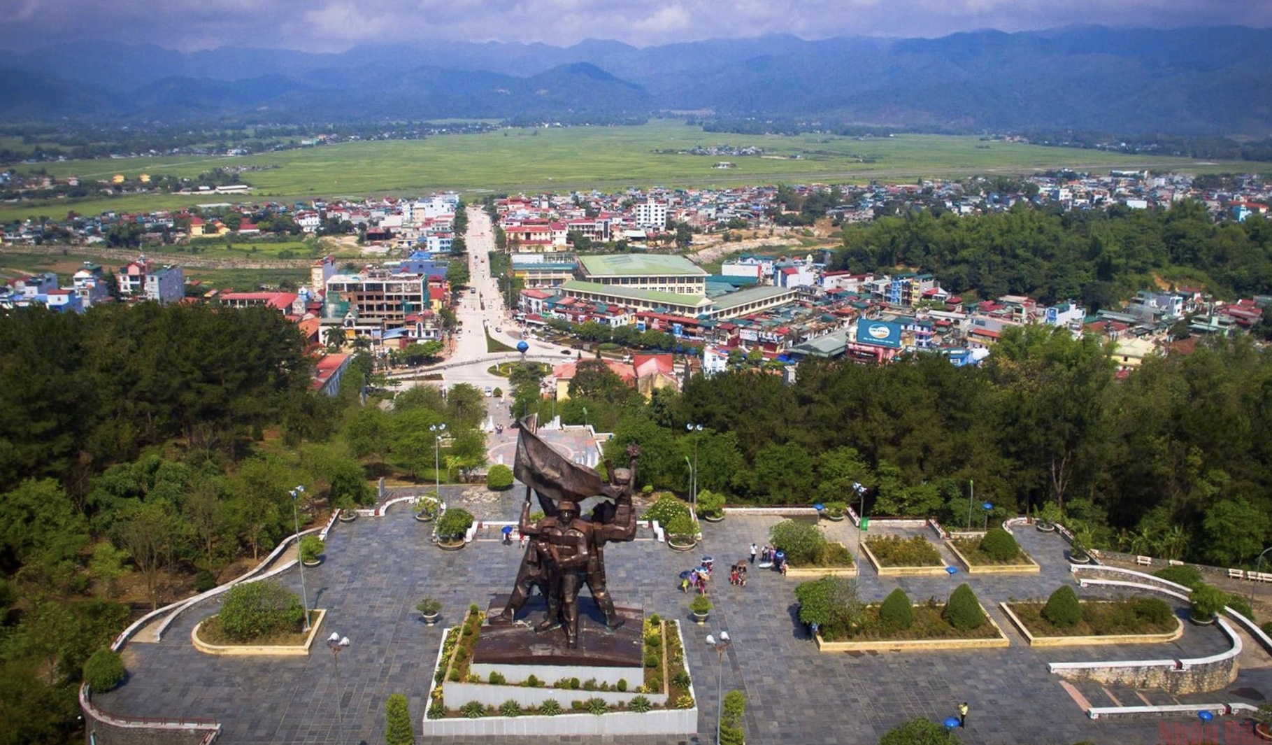 Going to Dien Bien to learn about history