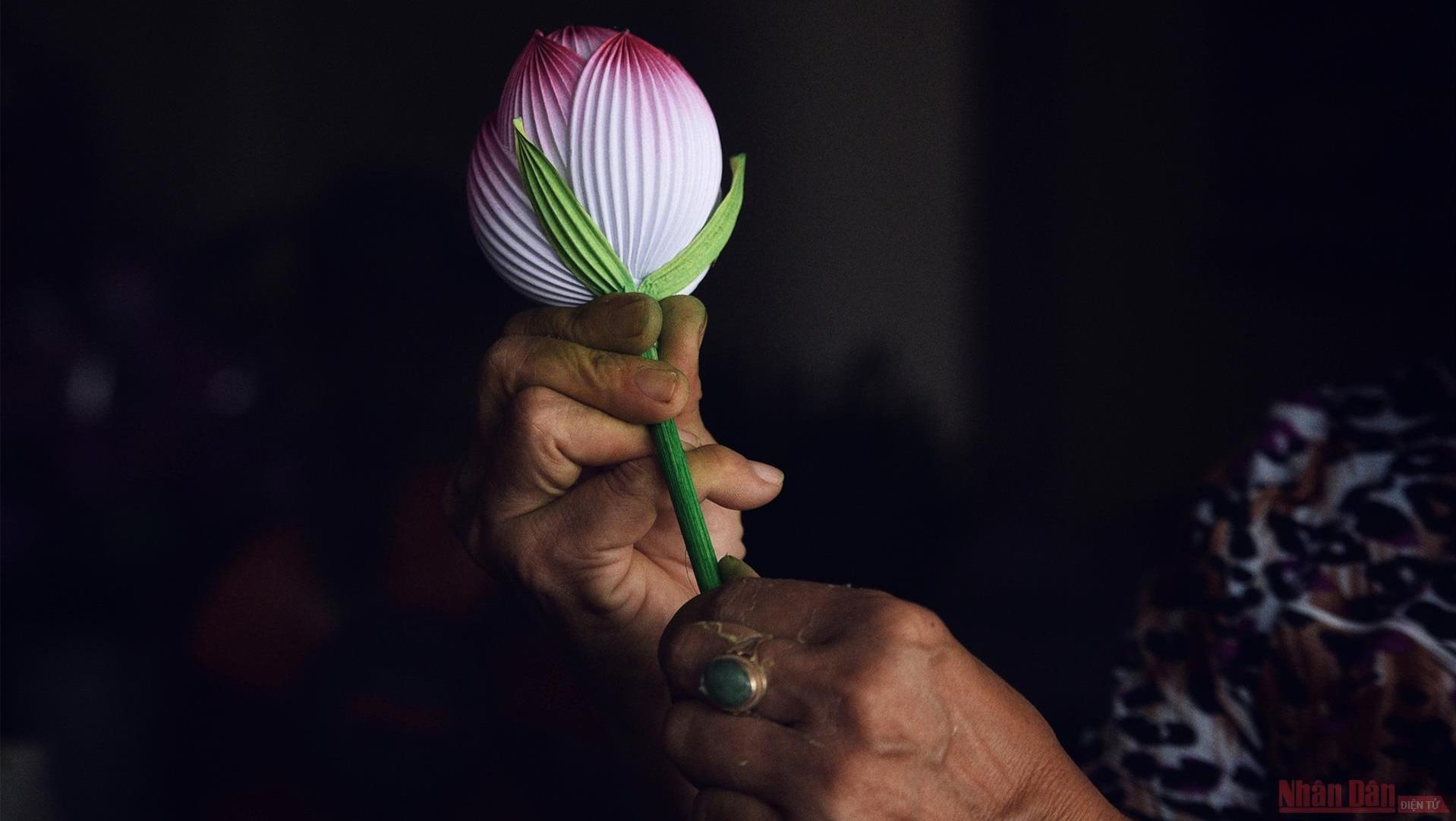 Thanh Tien paper flower making village