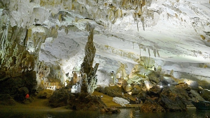 Discovering Phong Nha Cave in Quang Binh