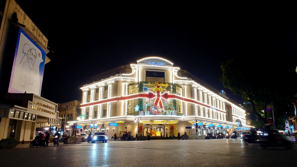 Sparkling Hanoi welcomes Xmas 2020