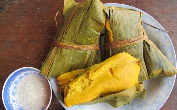 Corn cake - a traditional dish of H’Mong people in Tuyen Quang