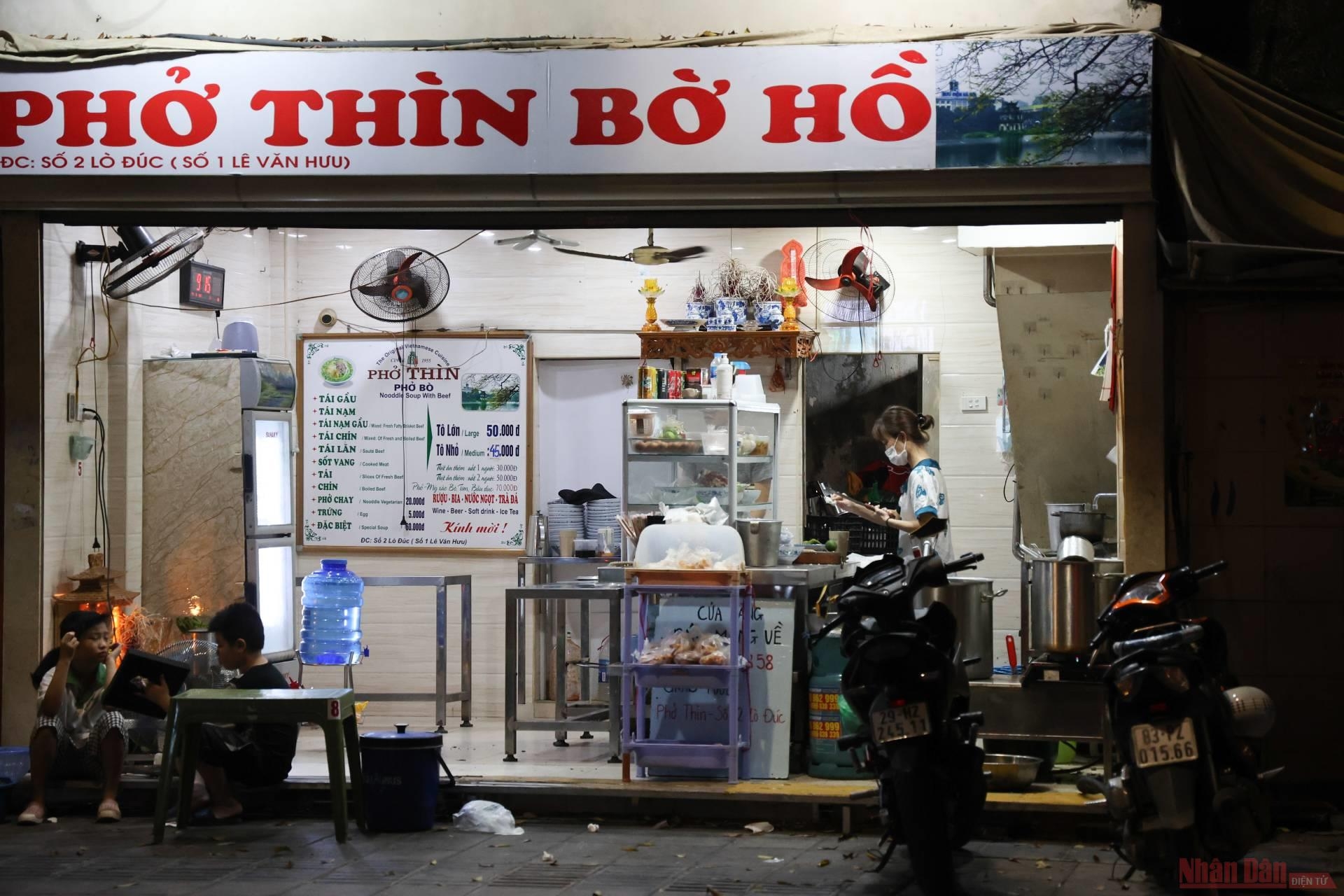 Hanoi’s dining and drinking venues on reopening day