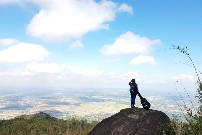 Trekking to Chua Chan Mountain