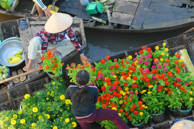 Floating flower markets a harbinger of spring