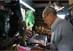 The octogenarian shoemaker in Saigon