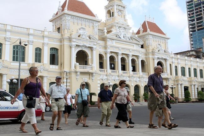 Covid-19 costs HCM City’s tourism nearly VND1 trillion