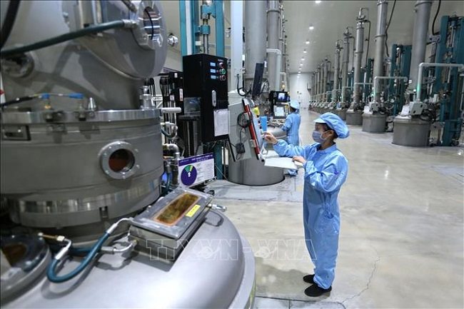 More foreign manufacturers turn to Vietnam amid pandemic: JLL