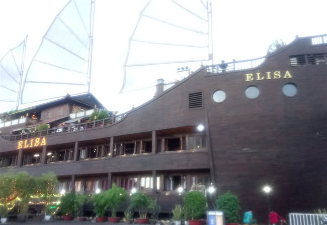 Domestic tourism gradually reopens