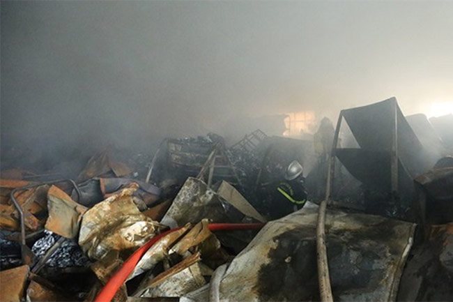 Blaze at veterinary medicine company claims three lives in Hanoi