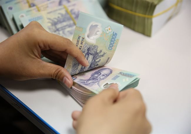 VN central bank’s VND16 trillion aid receives lackluster response from employers