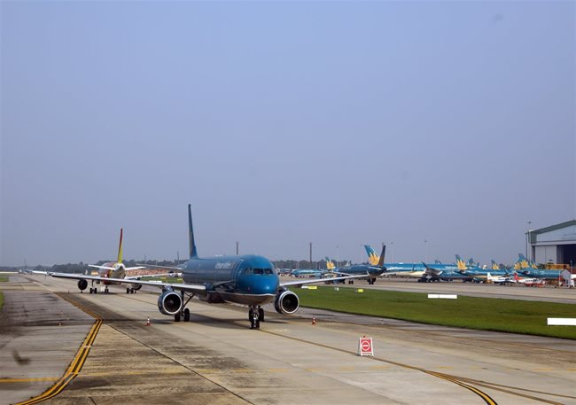 Noi Bai, Tan Son Nhat runway upgrades set for July