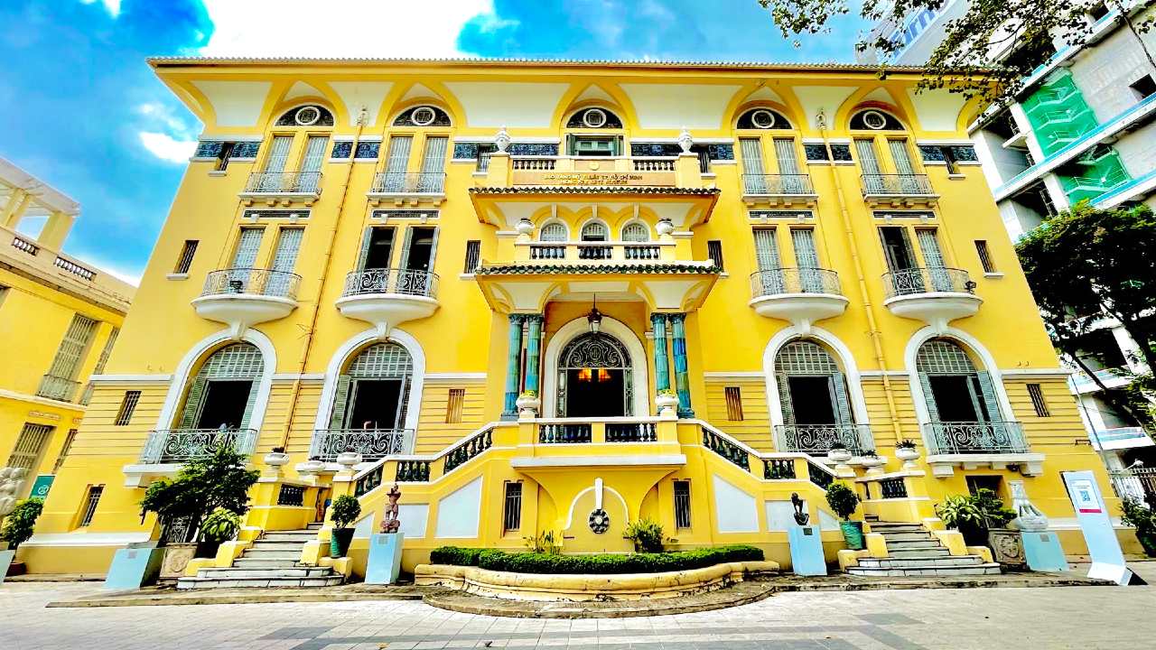 Examples of French colonial architecture in Saigon