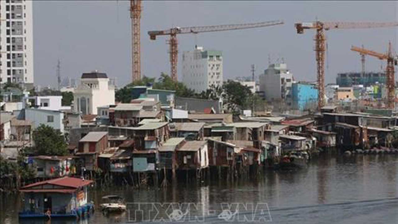 HCMC needs over VND19 trillion for relocation of 6,500 houses along canals