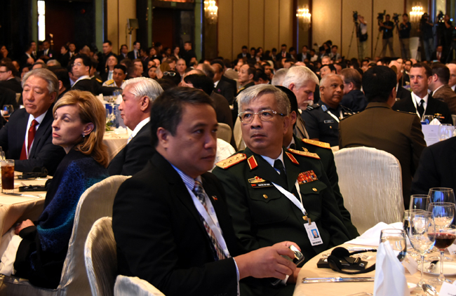 Hoạt động của tướng Nguyễn Chí Vịnh tại Đối thoại Shangri-La lần thứ 15 - ảnh 1