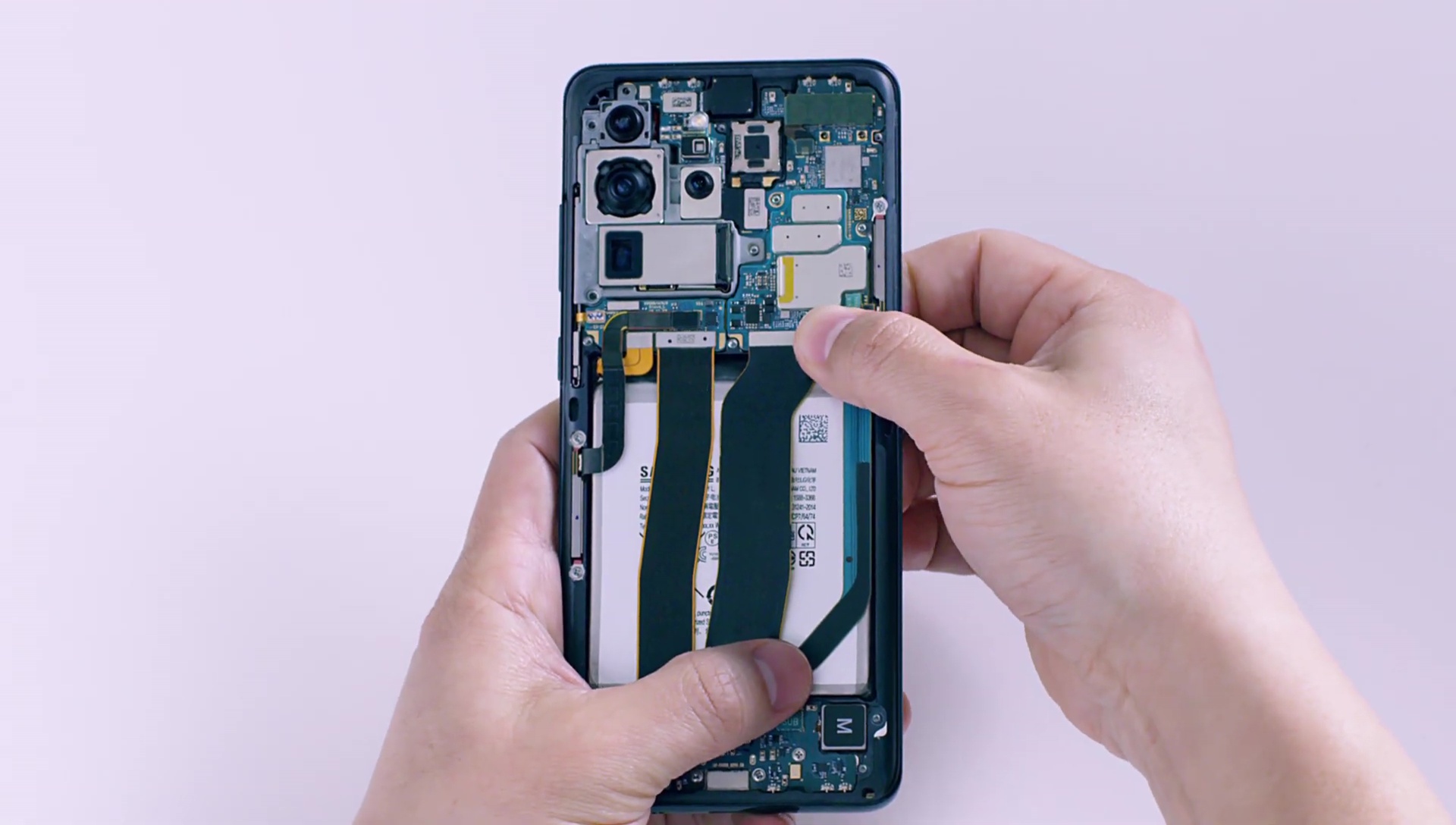Mổ bụng Galaxy S20 Ultra: Có gì bên trong flagship mới nhất của Samsung? - Ảnh 13.