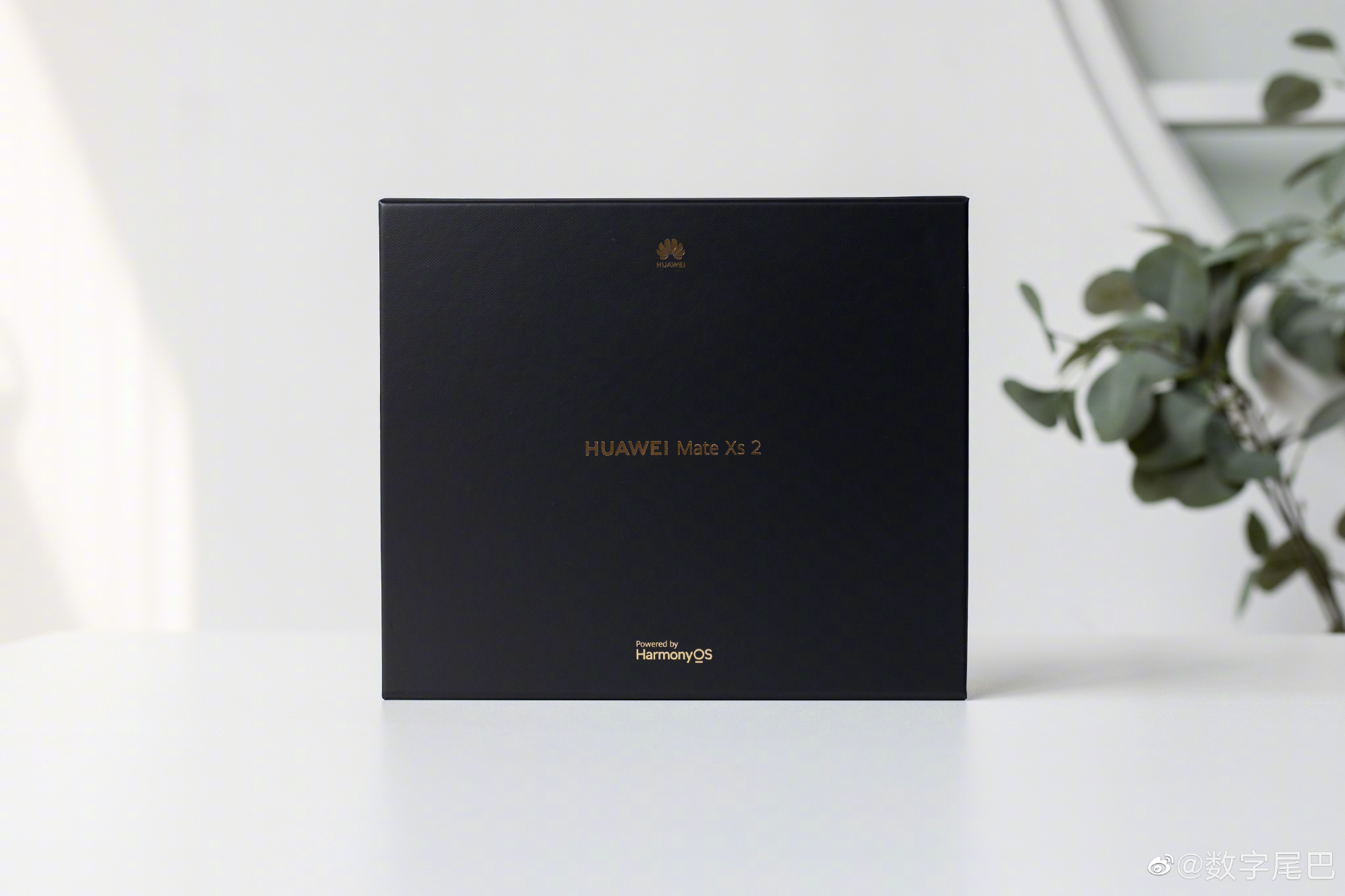 Ảnh thực tế Huawei Mate XS 2 với thiết kế mới, phần cứng lỗi thời, giá cao - Ảnh 1.