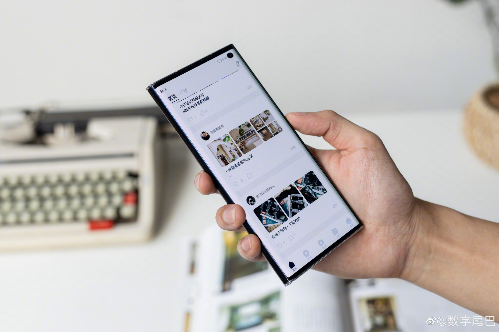 Ảnh thực tế Huawei Mate XS 2 với thiết kế mới, phần cứng lỗi thời, giá cao - Ảnh 14.